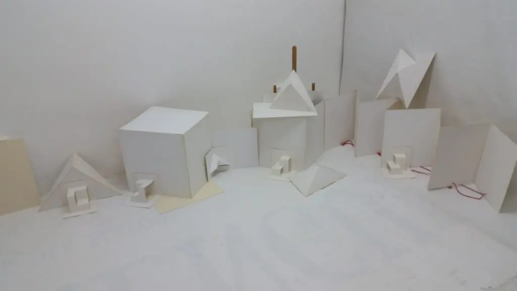 HeavyM 工作室的白色装饰品