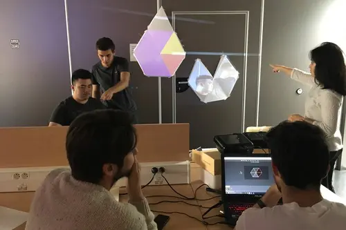 埃斯姆-苏德里亚的 HeavyM 工作坊