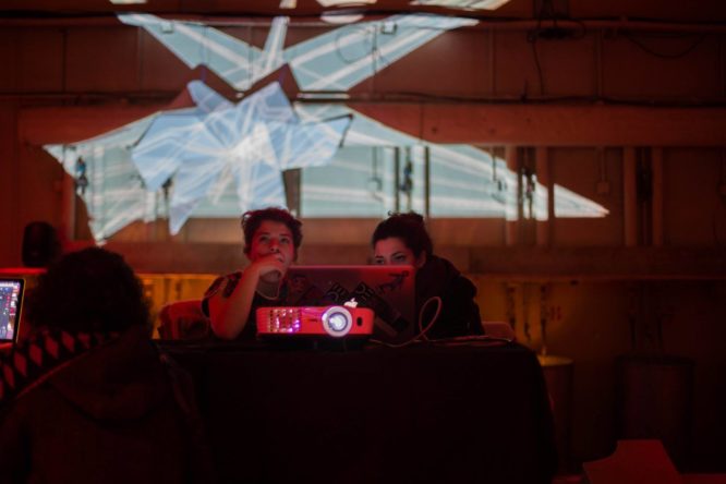 Video mapping course - 2 girls 1 projector