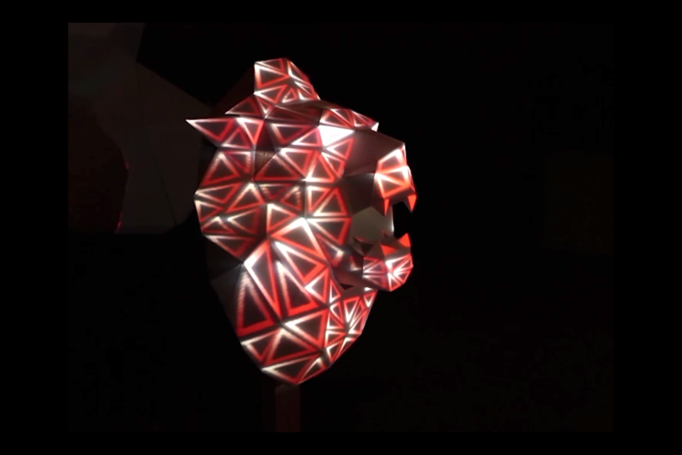 Cartographie HeavyM - Effets rouges sur l'origami du lion