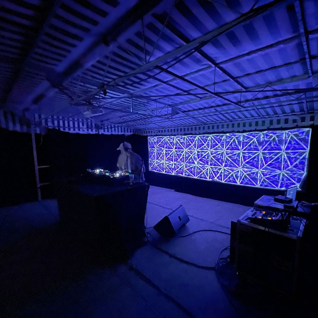Discover projection mapping stage design made with HeavyM